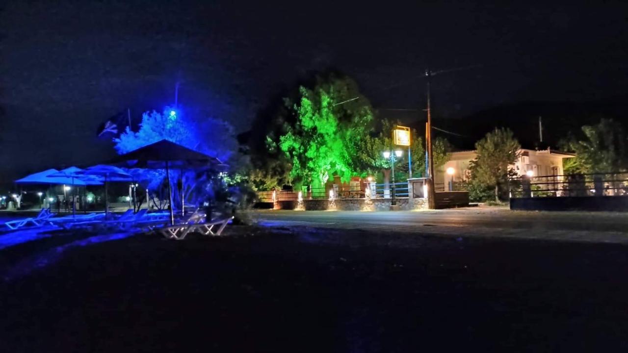 Holiday Tolofona Beach Erateini Exterior foto