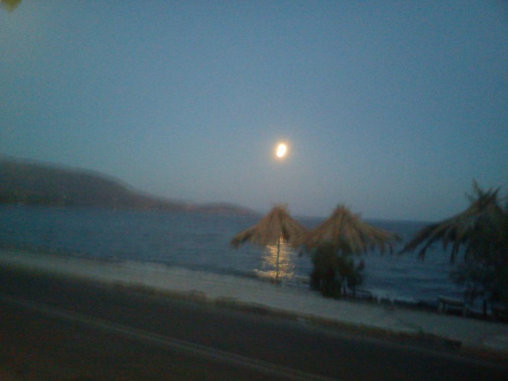 Holiday Tolofona Beach Erateini Quarto foto
