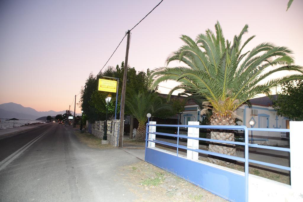 Holiday Tolofona Beach Erateini Quarto foto