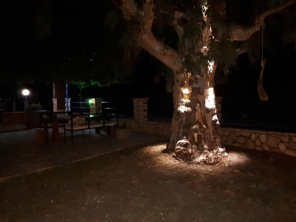 Holiday Tolofona Beach Erateini Exterior foto