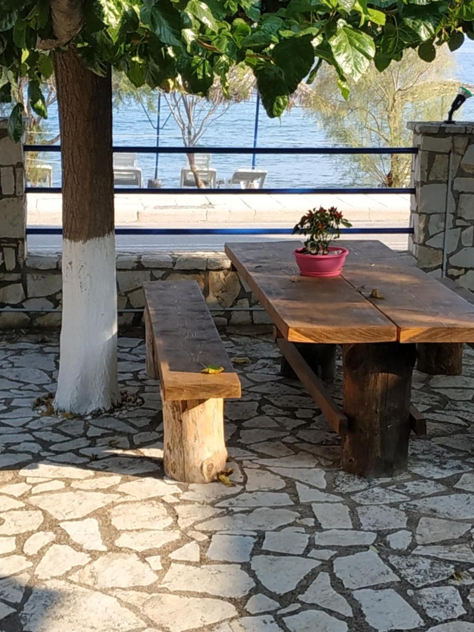 Holiday Tolofona Beach Erateini Exterior foto